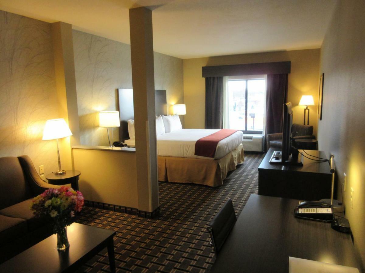 Holiday Inn Express & Suites Butler By Ihg Dış mekan fotoğraf